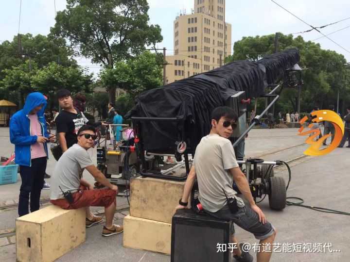 拆解抖音电影解说靠什么盈利以及怎么做?