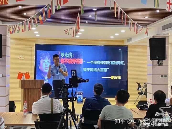 这才叫市场营销方案,我那顶多算胡拼乱凑,抓紧收藏!